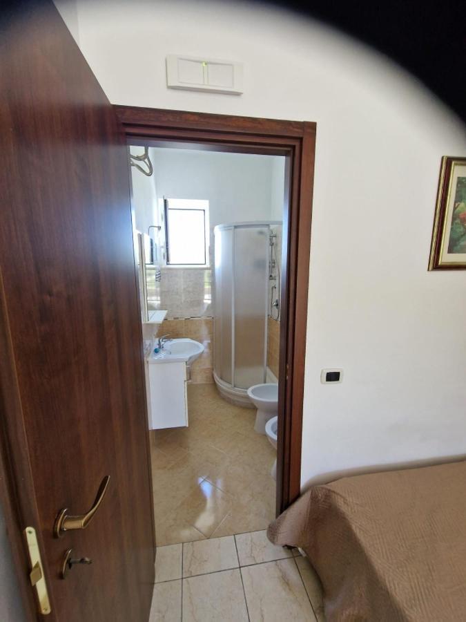 Casale Bianco Al Casello Dell' Autostrada Guidonia Luaran gambar