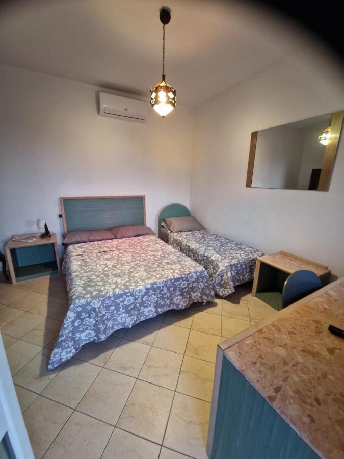 Casale Bianco Al Casello Dell' Autostrada Guidonia Luaran gambar